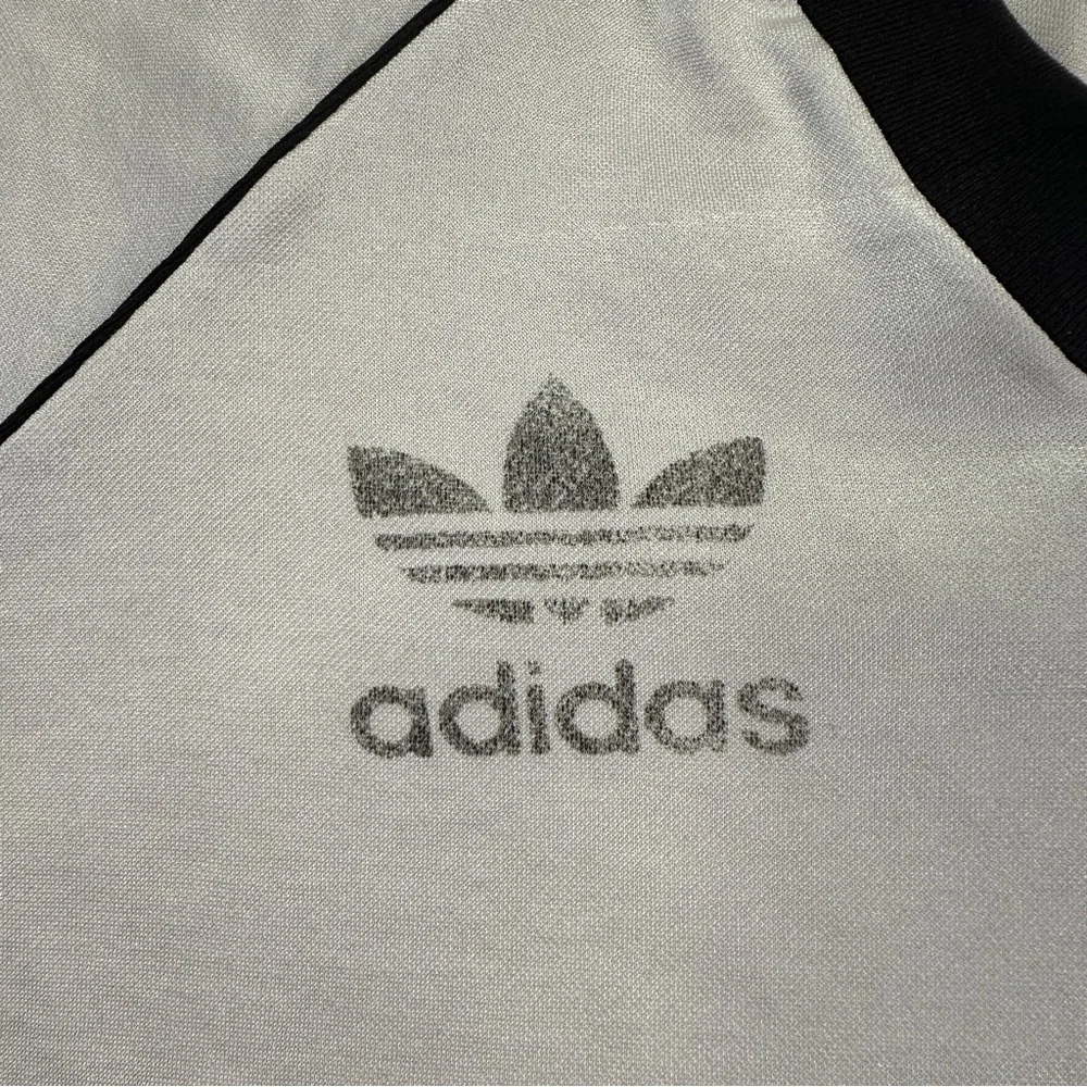 Vintage 90s Adidas National Coaching School Tshirt Size Medíum